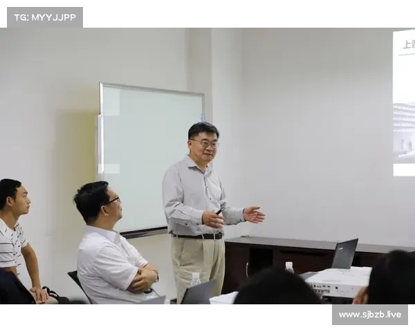 诺坎普球场翻新工程总负责人琼森特列斯主持召开全领域项目推进会议